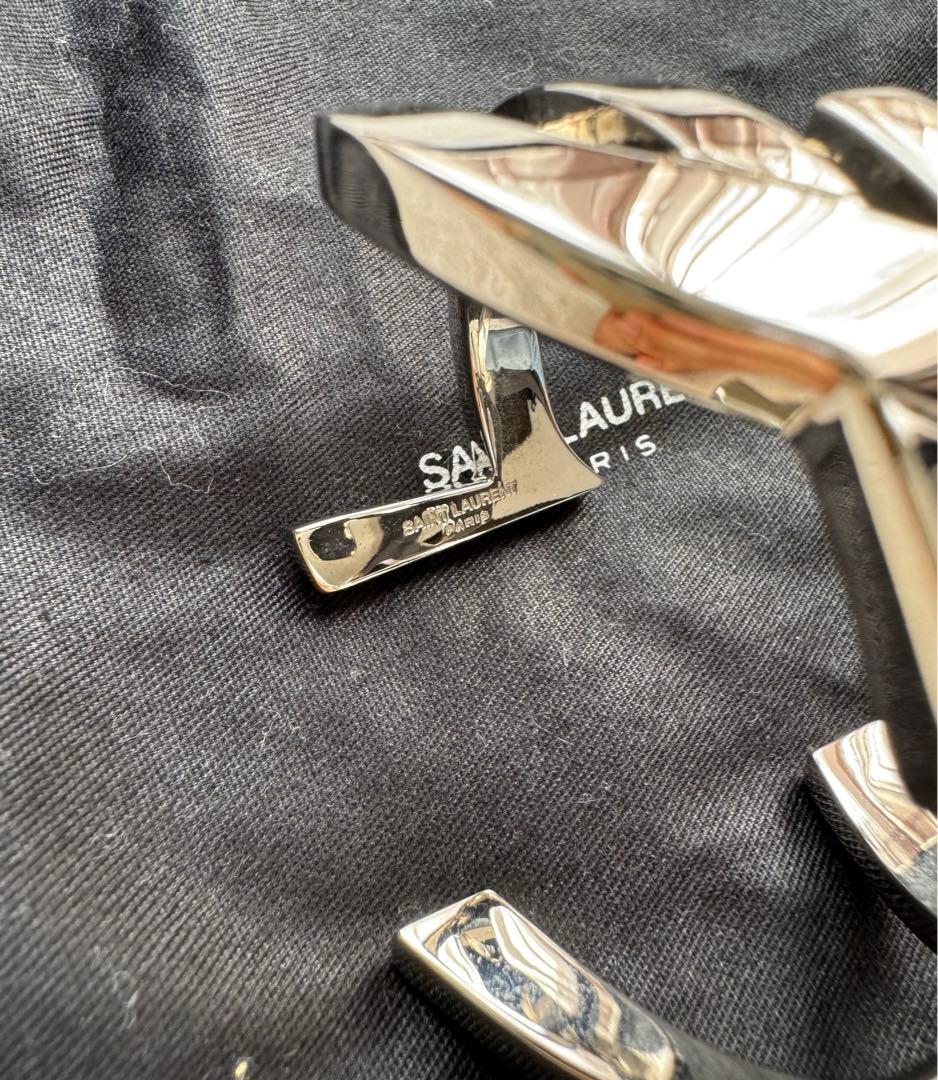 Saint Laurent カサンドラロゴ モチーフ バングル