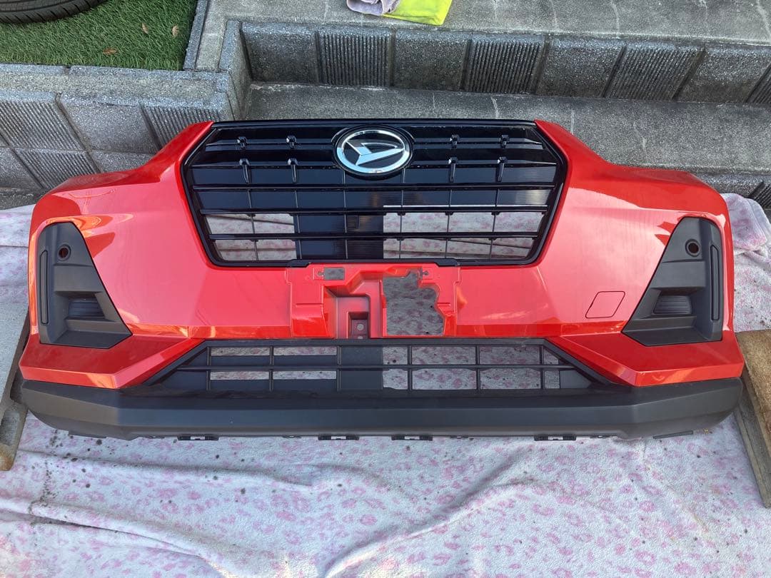 ロッキーフロントバンパー　新車外し