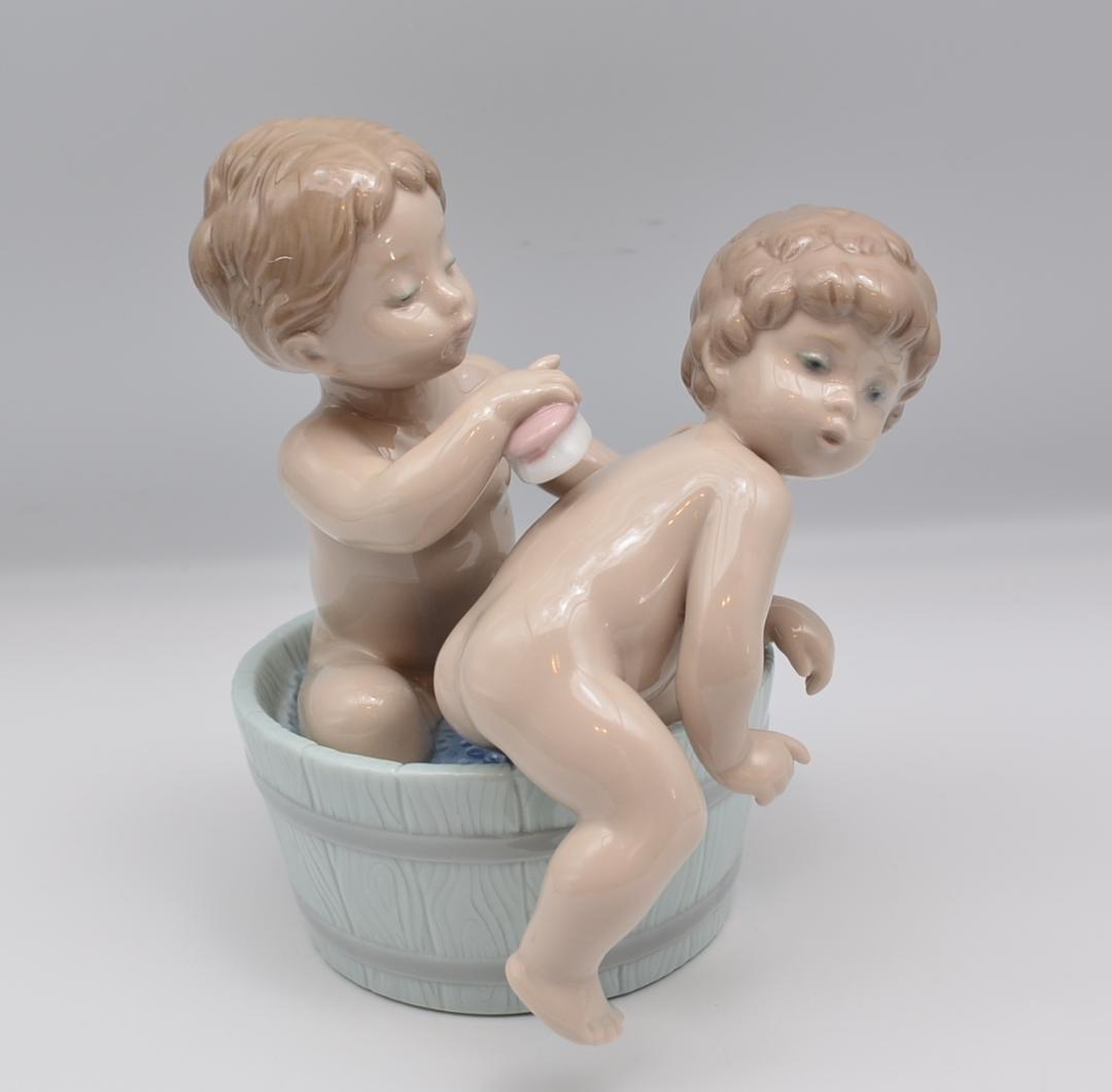 お風呂だよ　＃6411　★リヤドロ　スペイン　ポーセリン　光沢仕上げ　箱付き