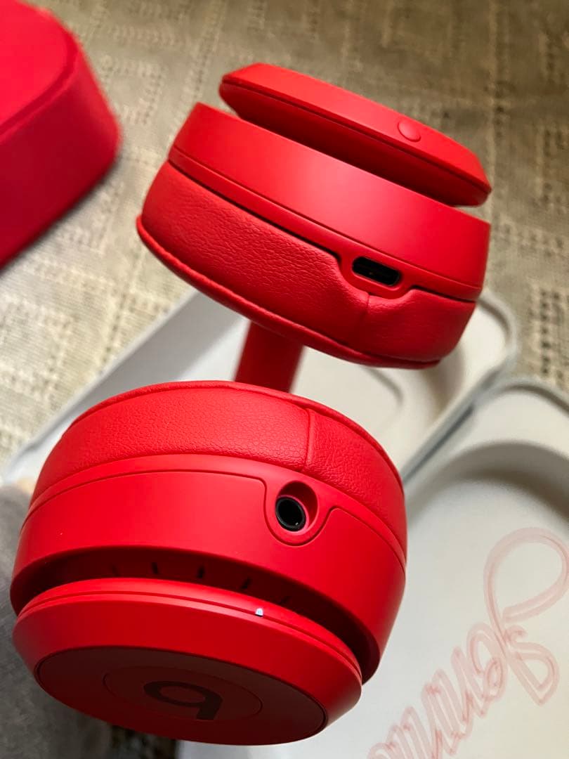 Beats Solo 4 “Ruby Red” Beats x JENNIE