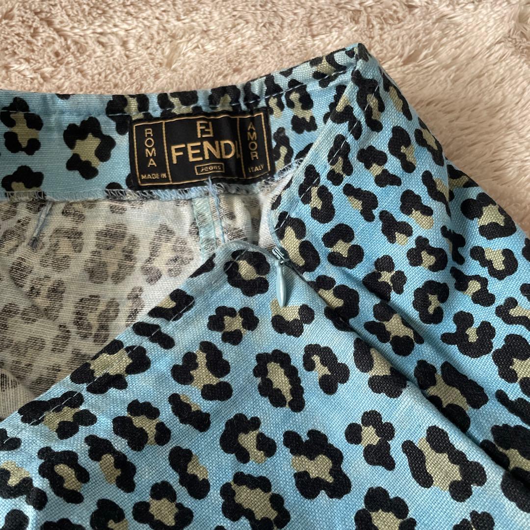 FENDI フェンディ　レディースハーフパンツ
