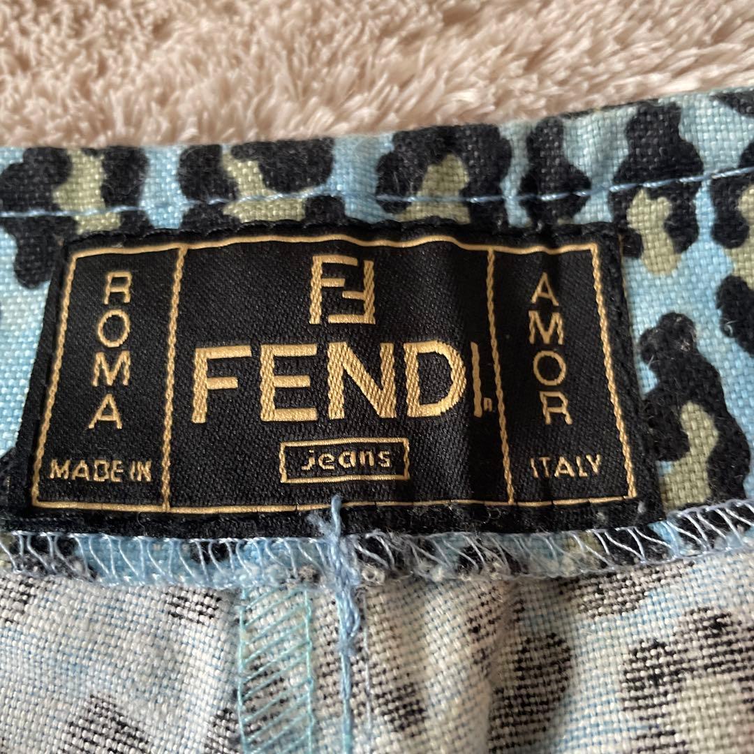 FENDI フェンディ　レディースハーフパンツ
