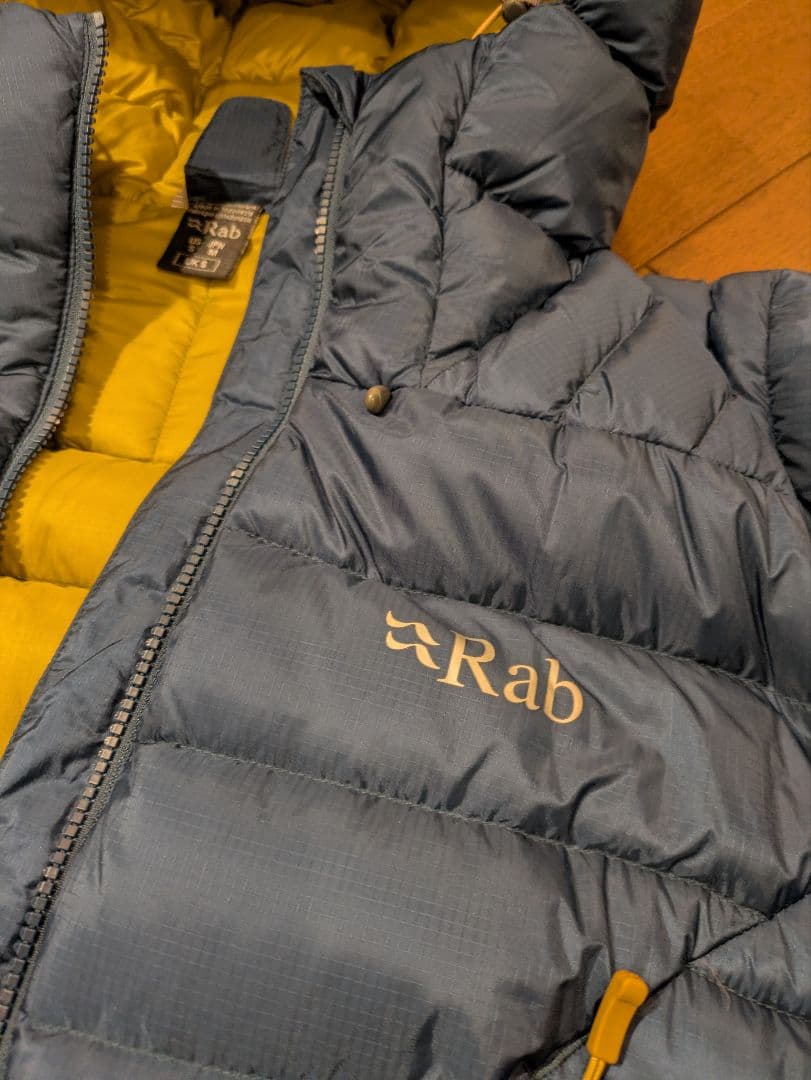 Rab ダウンジャケット M 青/黄色