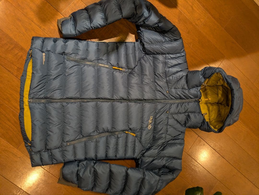 Rab ダウンジャケット M 青/黄色