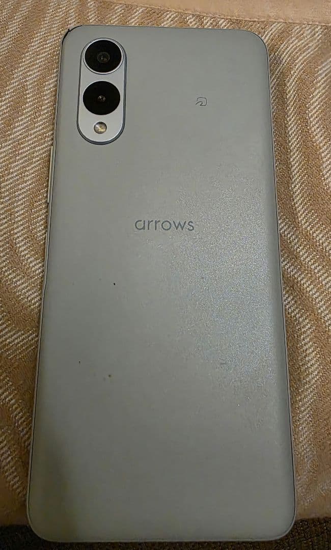 arrows W2 スマートフォン 本体