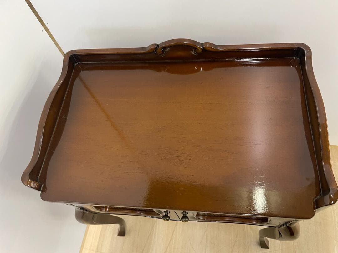 マホガニー　両開きガラスキャビネット　アンティーク　キャビネット　輸入家具　収納