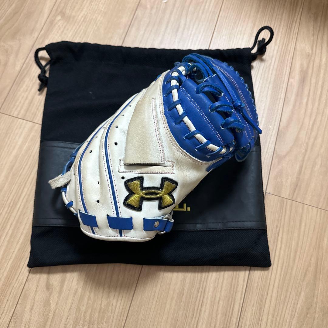 Under Armour オーダー軟式グローブ ホワイト/ブルー　今週限定値下げ