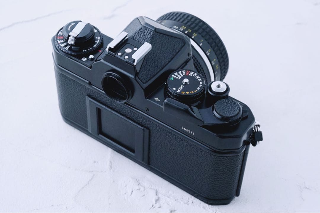 完動品 ◉ Nikon FE2 単焦点レンズ付き フィルムカメラ