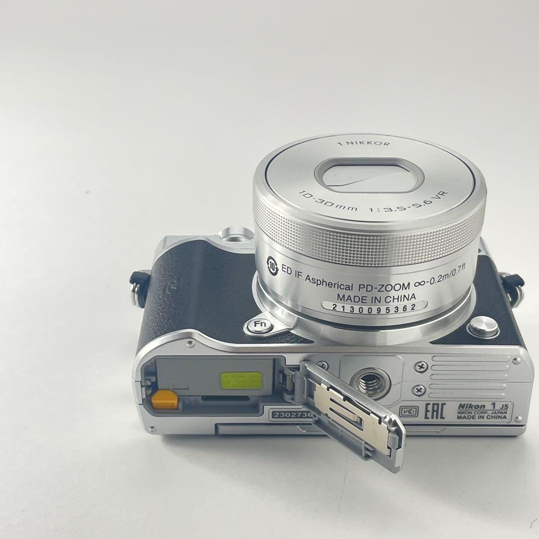 【ショット数200・返品保証】Nikon1 J5 標準レンズキット