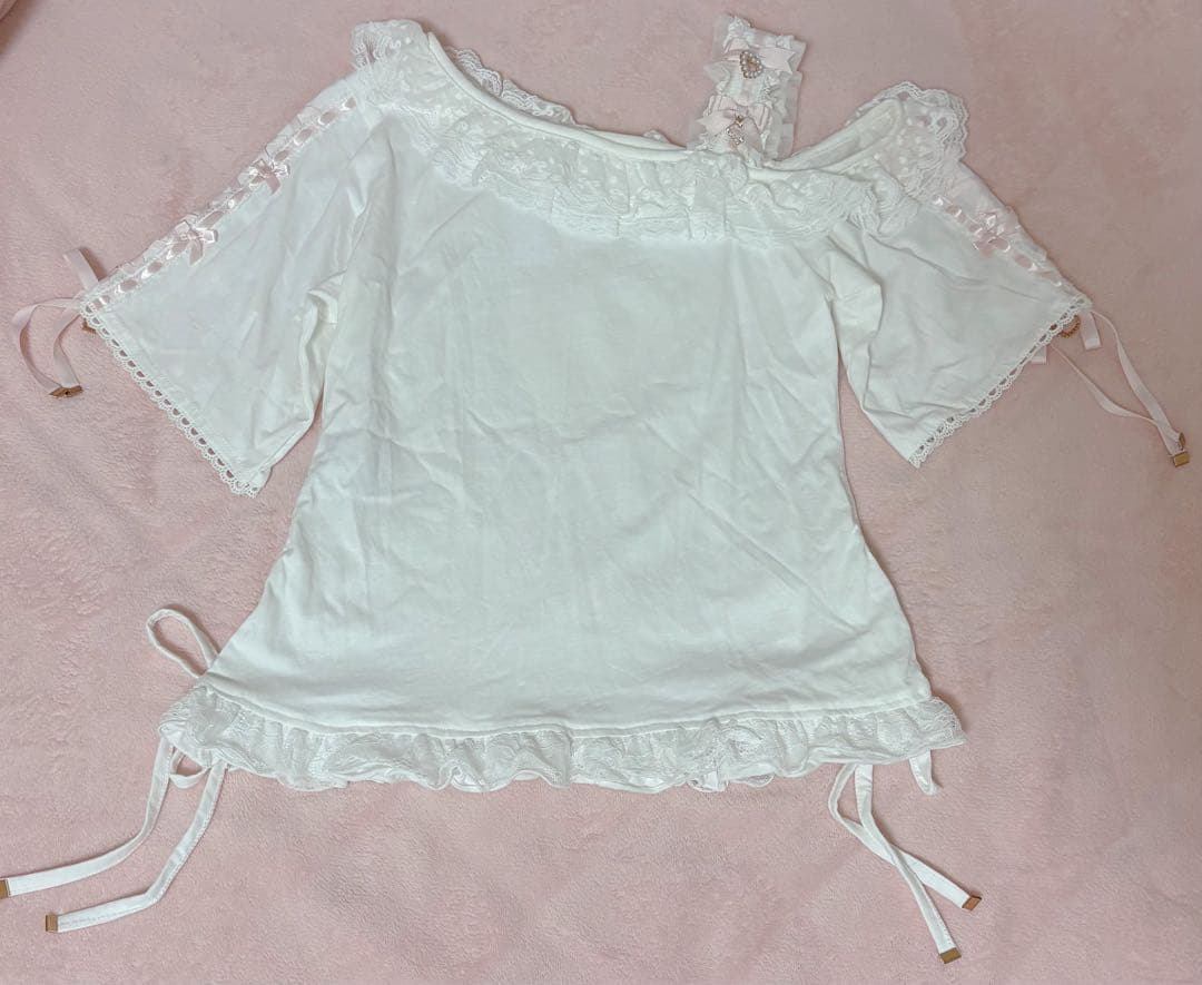 リズリサ　ワンショルダープリントTシャツ