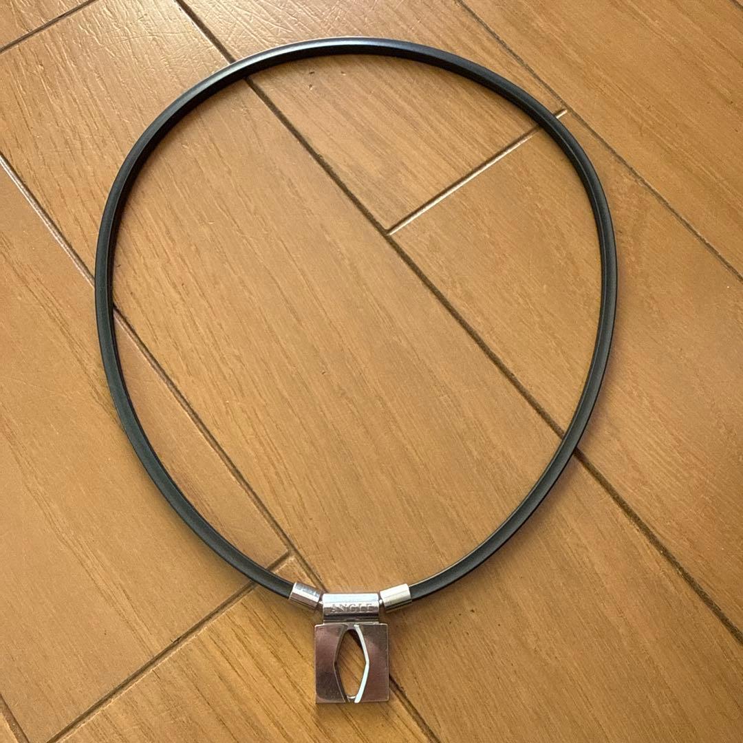 ANGLE ネックレス シンプルデザイン