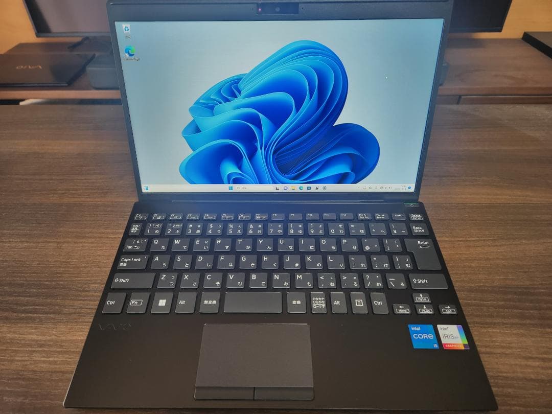 使用少美品 VAIO SX12 i5-1340P 16GB LTE Office