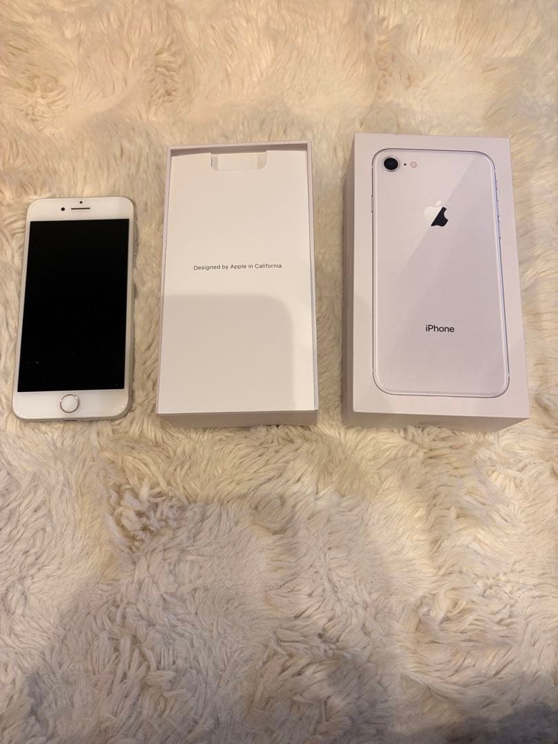 Apple iPhone 8 ホワイト 本体と箱付き