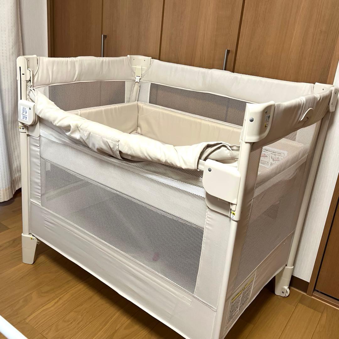 美品　アップリカ　ココネルエアープラス　ベッド横収納付き