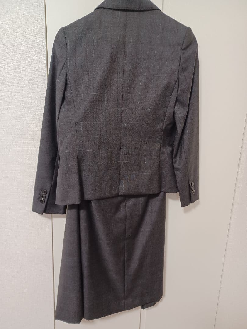 ダークグレー スカートスーツ ウール100%