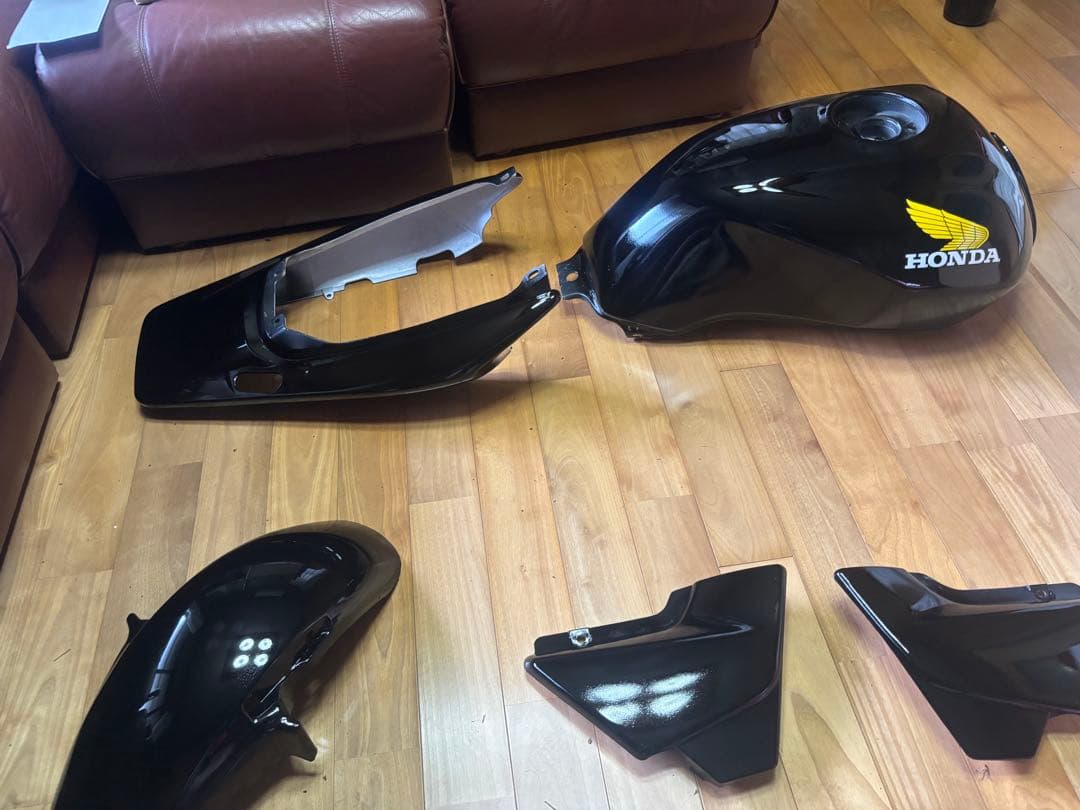 nc42 CB400SF HONDA 外装　タンク　テール　サイドカバ　フェンダ