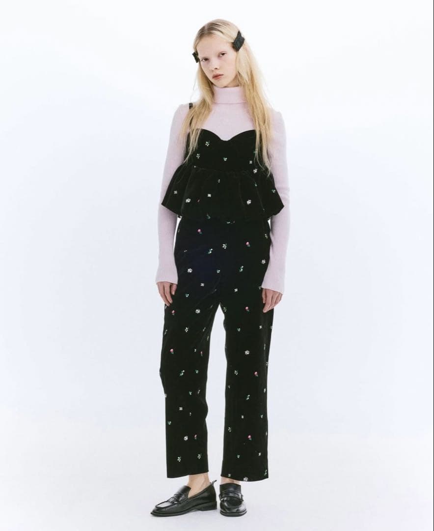 m　B. STARRY PANTS