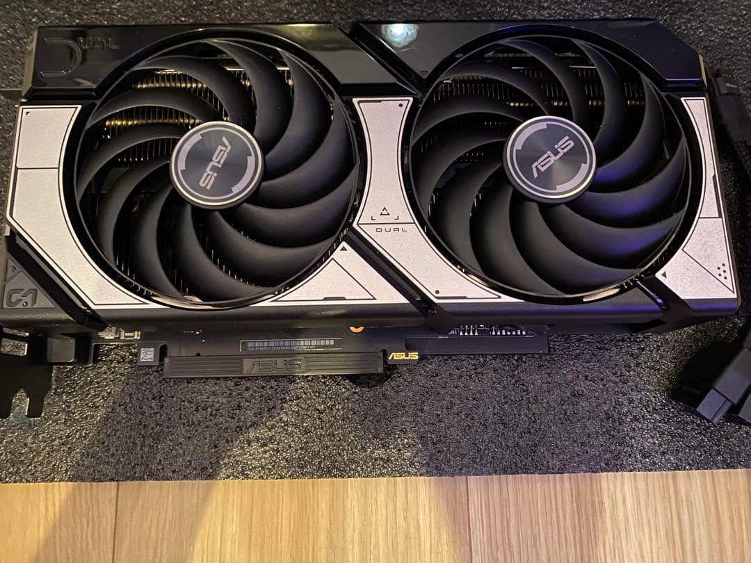 ASUS グラフィックボード RTX5070