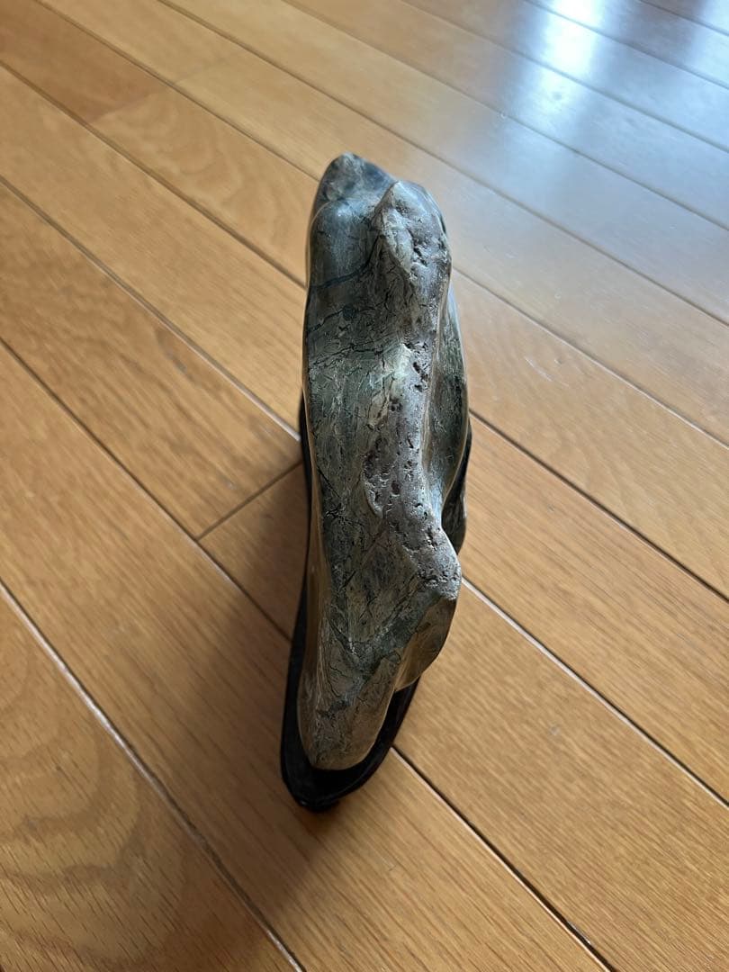 蛇石　天然石　パワーストーン　台座付き