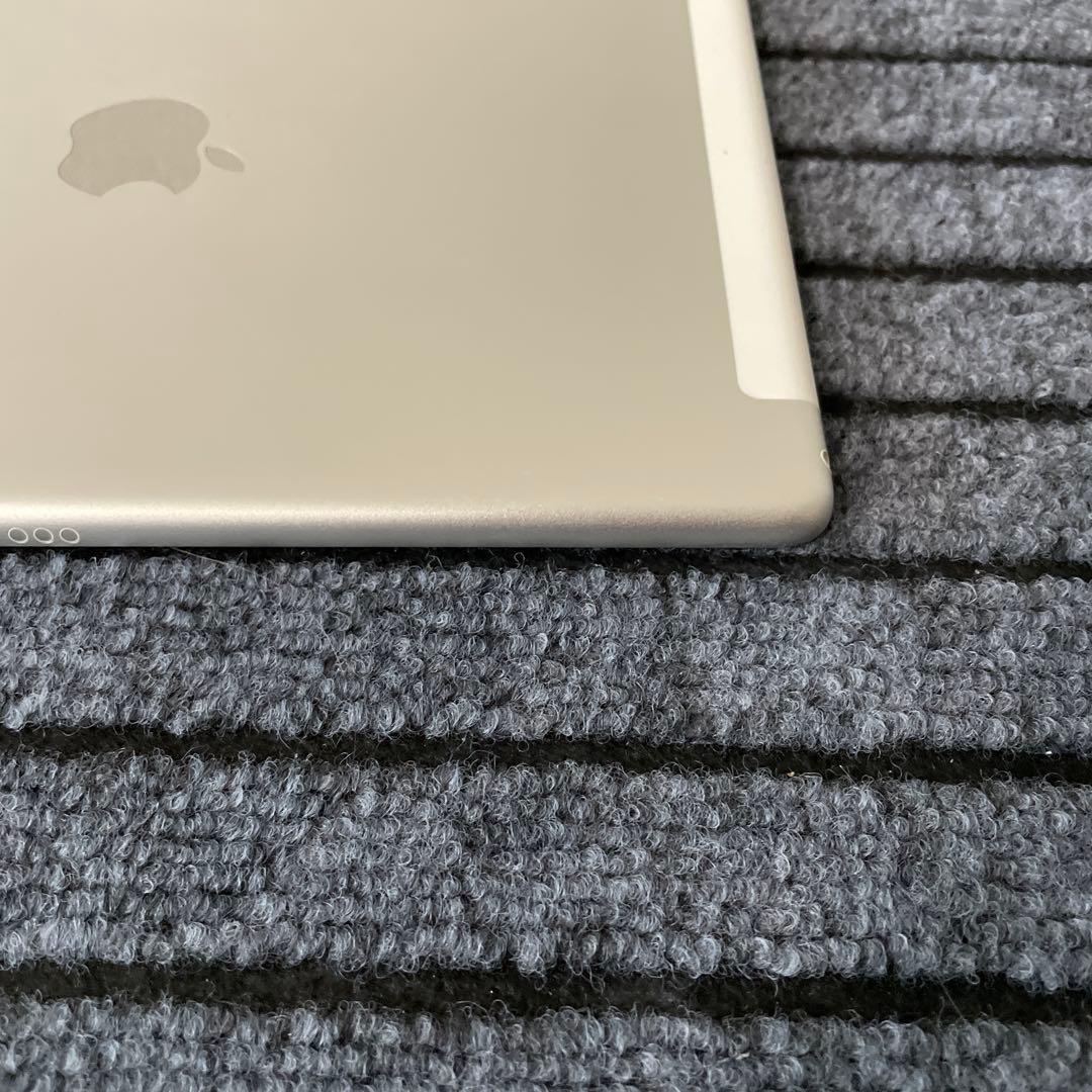 111 iPad 8世代 32GB SIMフリー シルバー