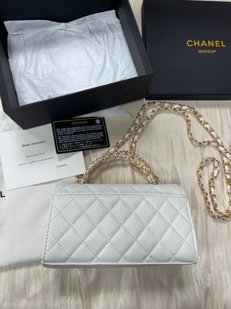 ✨VIP限定 非売品 ホワイトキルティングバッグ