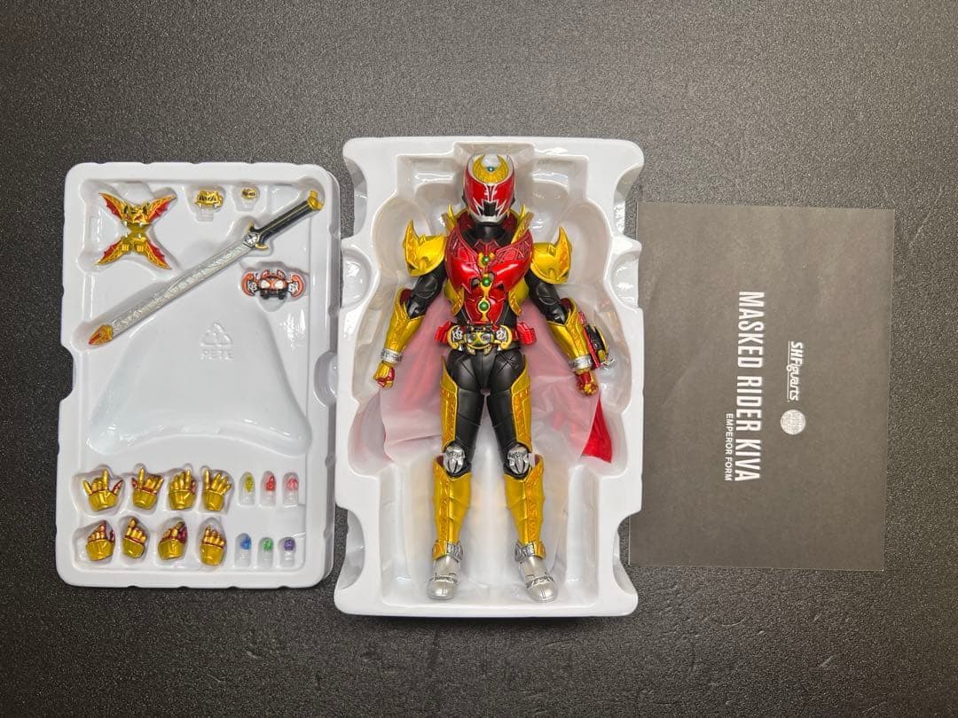 u*c様 真骨彫製法　仮面ライダーキバ　エンペラーフィギュア