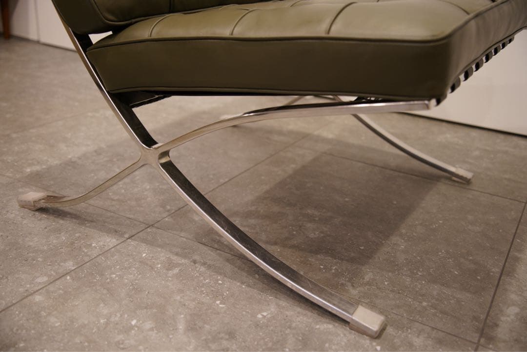 バルセロナチェア 1人掛け ソファ 本革 希少 オリーブ色 リプロダクト