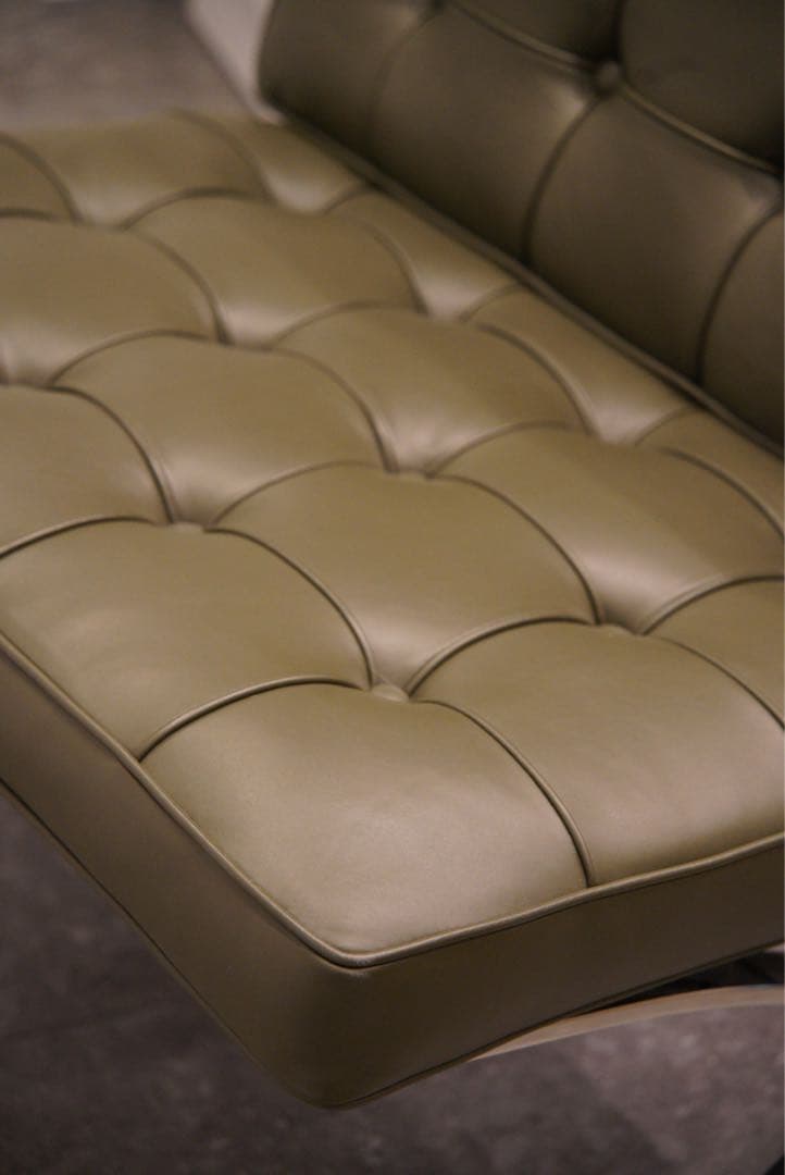 バルセロナチェア 1人掛け ソファ 本革 希少 オリーブ色 リプロダクト