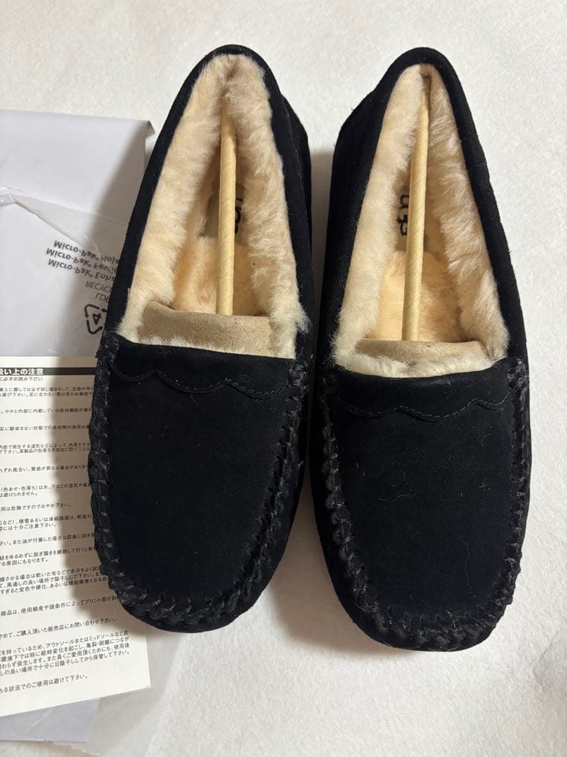 正規　UGG SCALLOPED MOC ブラック 7 アンスレー