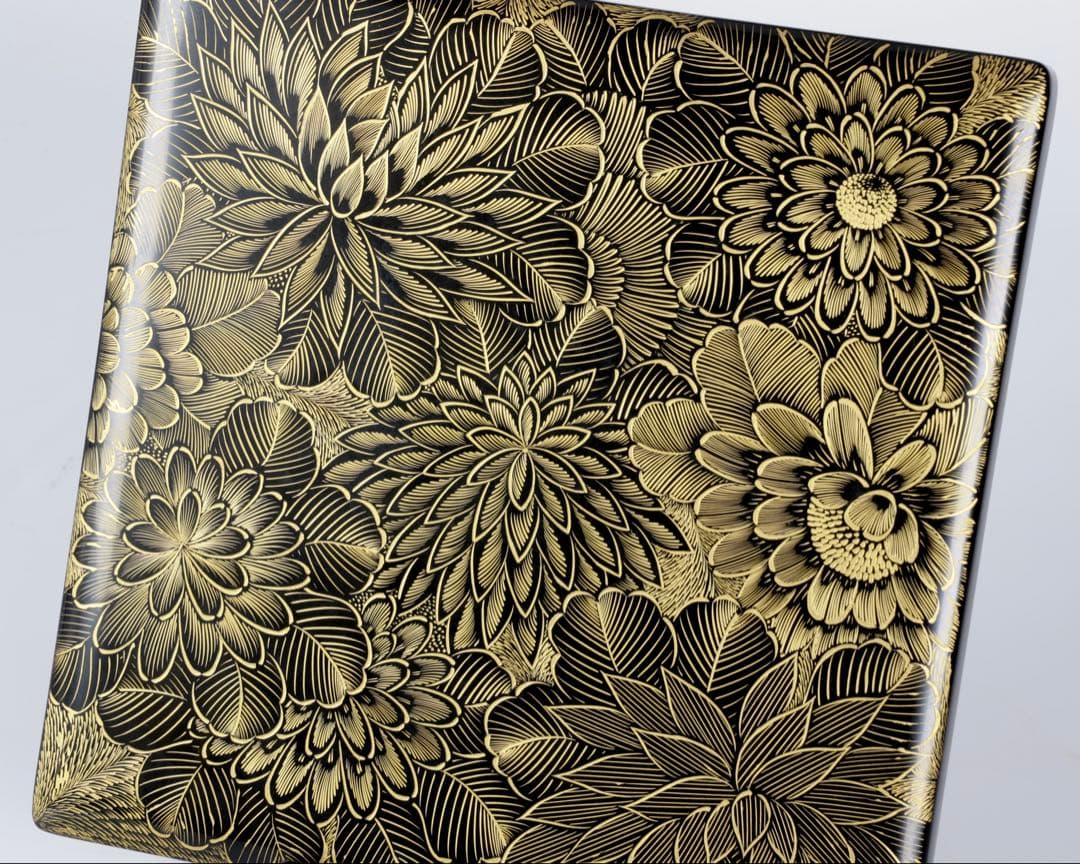 能登輪島塗【涛華堂 八井珠蔵】沈金 花尽図 三段重箱 黒漆 金蒔絵 内朱塗 共箱