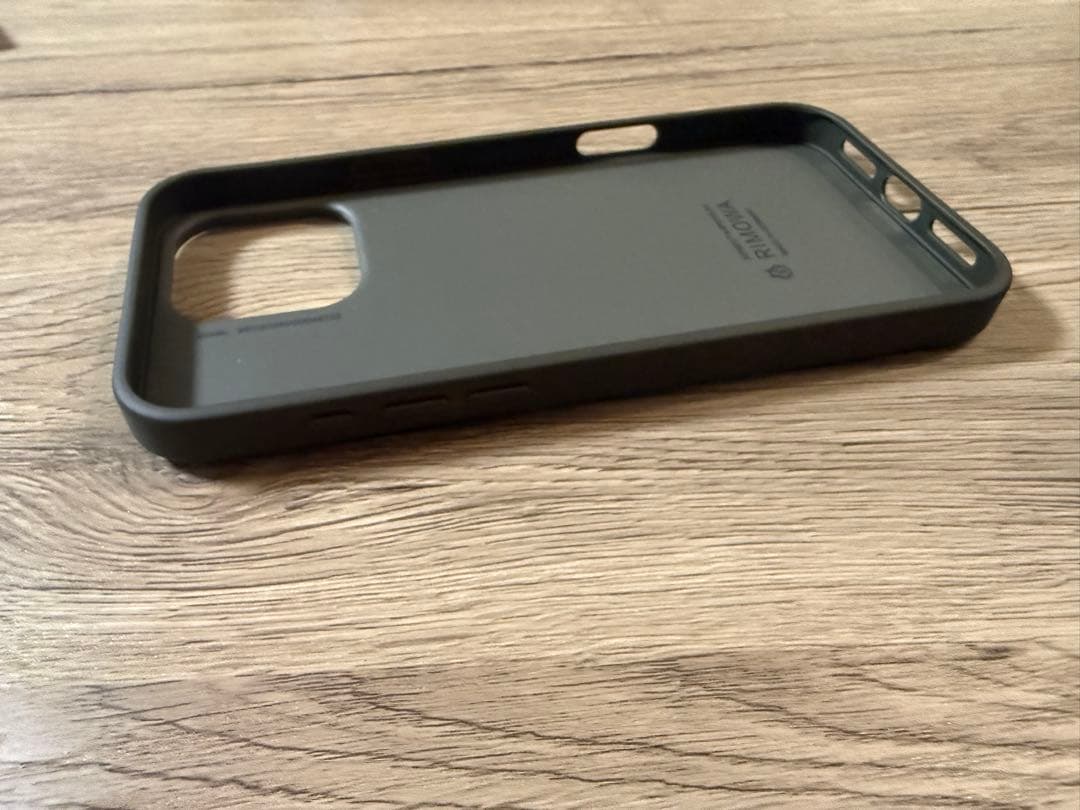 Rimowa iPhone 16 Pro Maxケース チタニウム