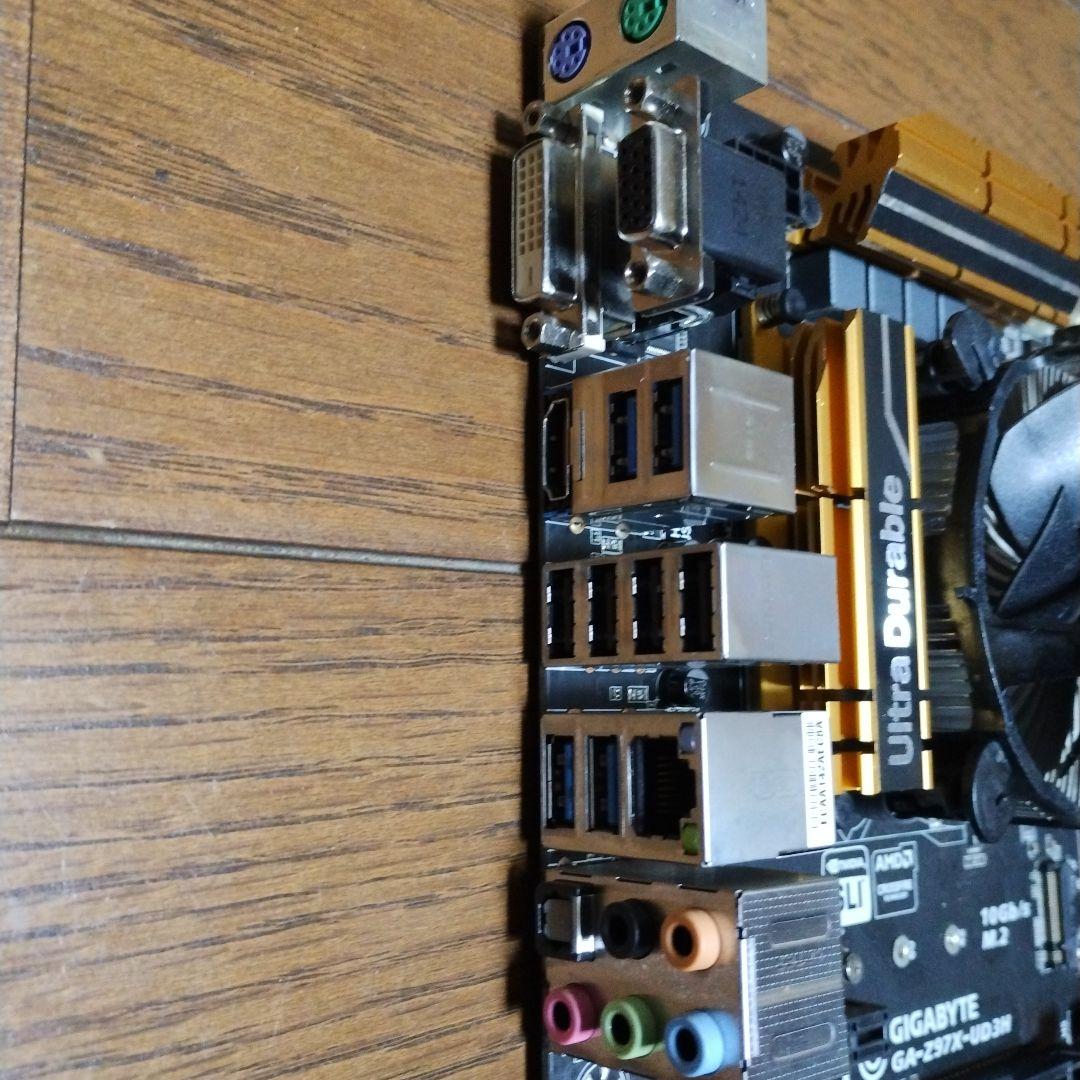 GIGABYTE　I7-4770S省電力16GBメモリ付き win id