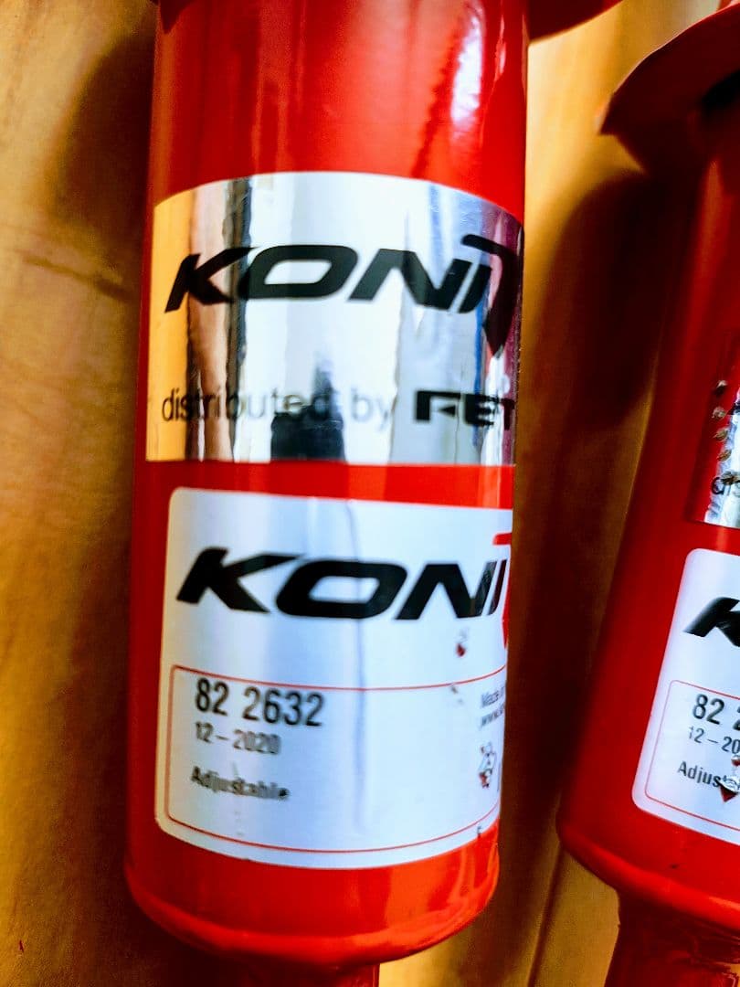 ハイラックス GUN125 ダンパー4本スプリング2本セット