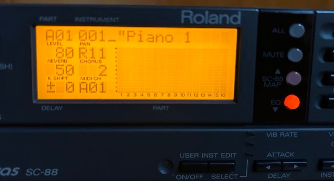 RolandのSOUND Canvas sc-88 （MIDIケーブル1本付）