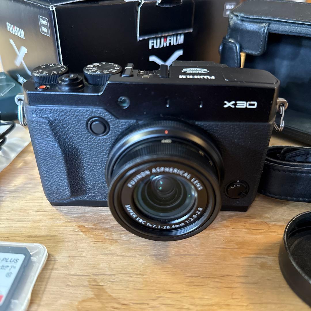 FUJIFILM X30 ブラック　ケース付き