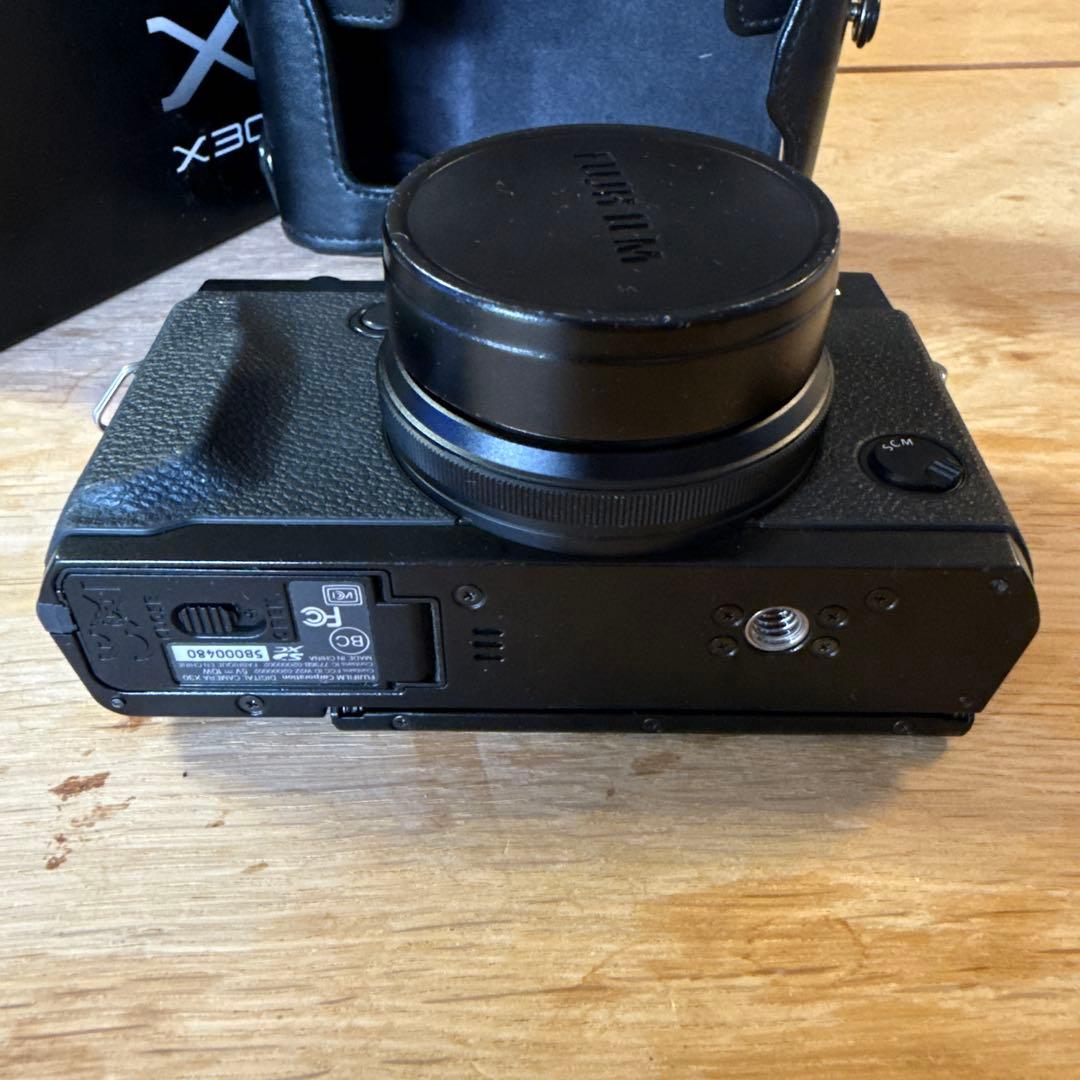 FUJIFILM X30 ブラック　ケース付き