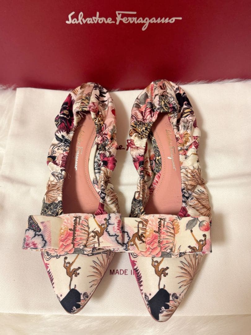 お値下げ♪フェラガモ フラットシューズ