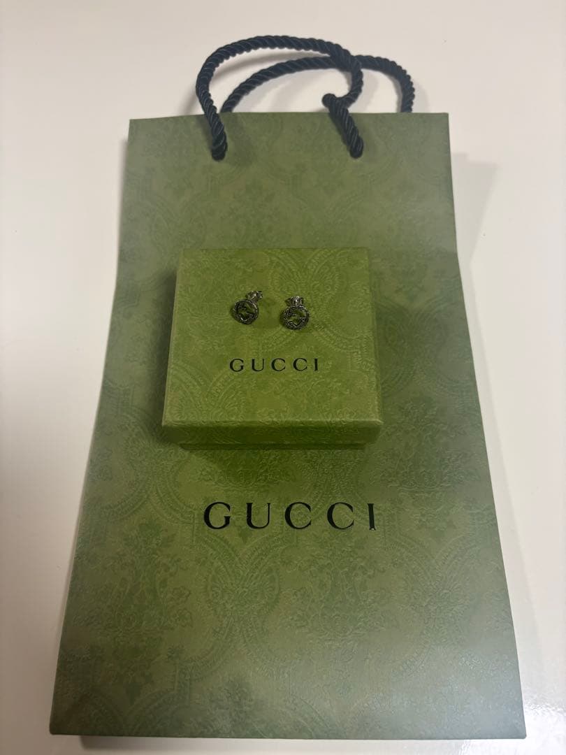 【大特価‼︎】GUCCIインターロッキングGピアス ユニセックス箱・ショッパー両耳