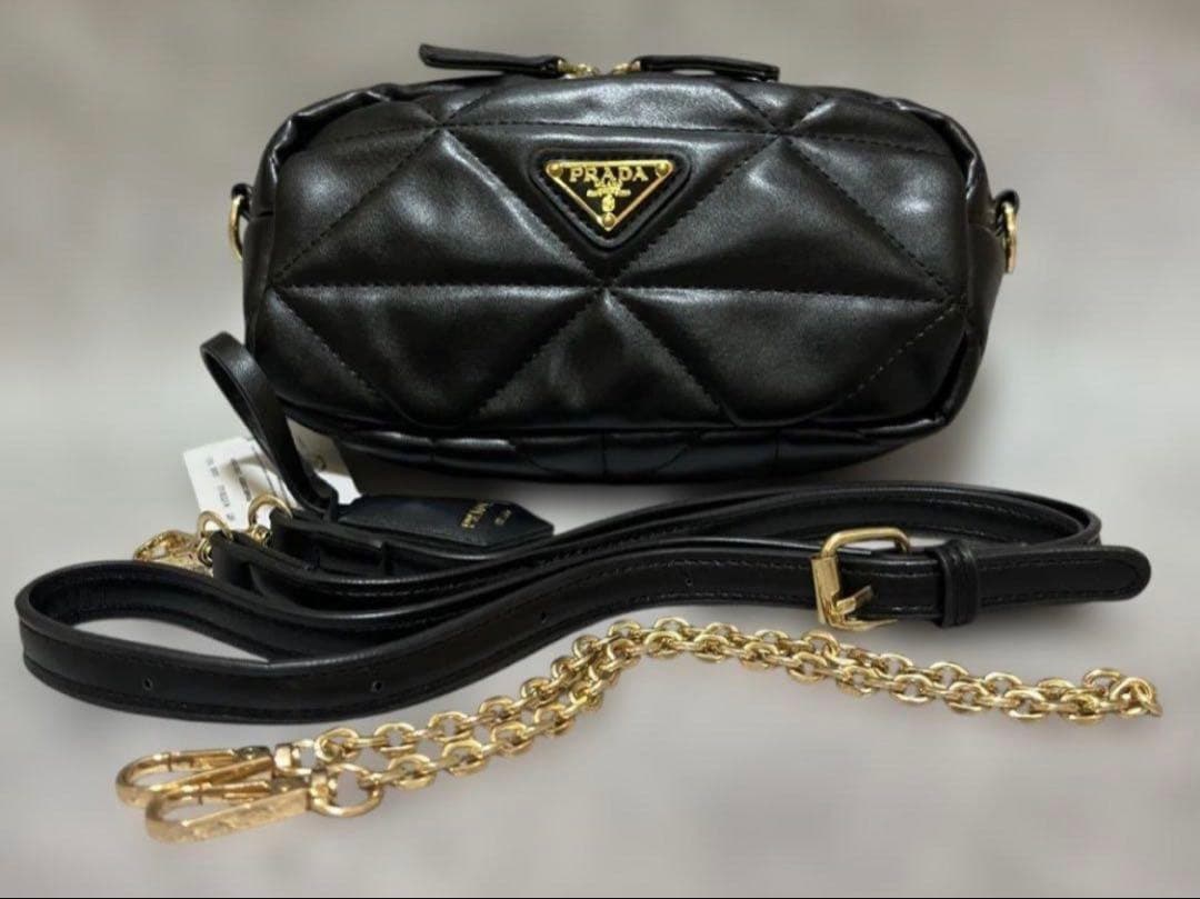 PRADA ノベルティブラック ショルダーバッグ キルティング