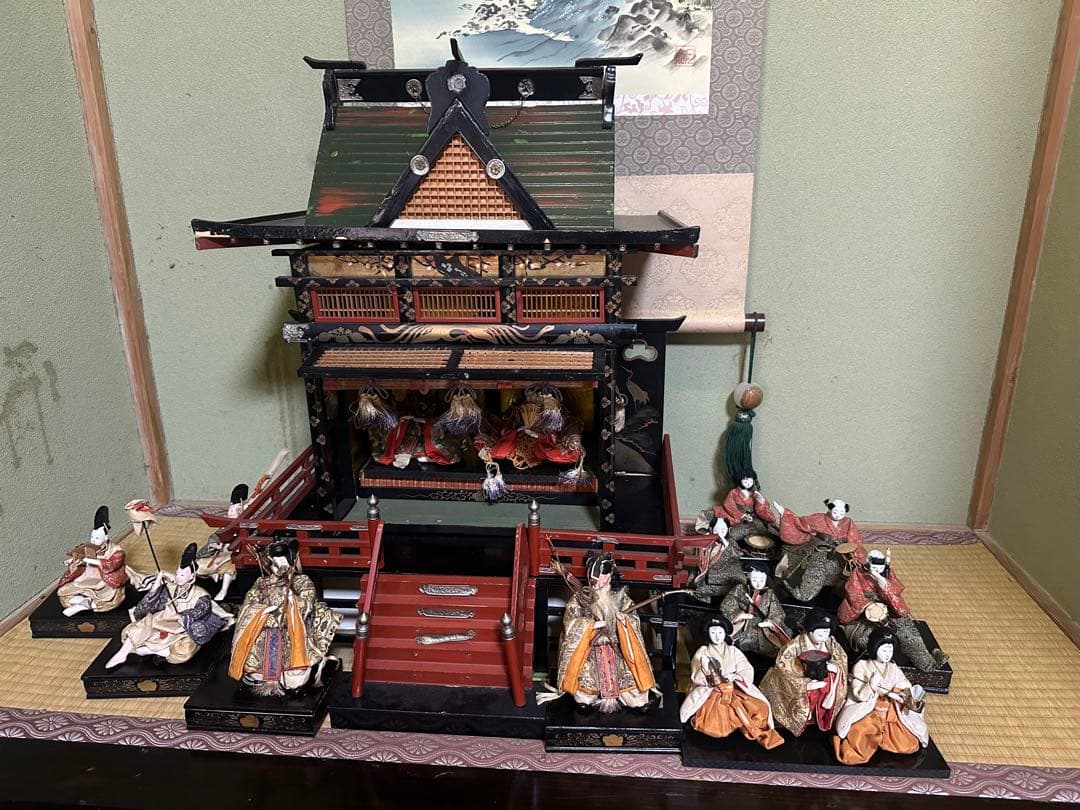 雛人形セット 伝統的な雛祭り　御殿付き お道具付き