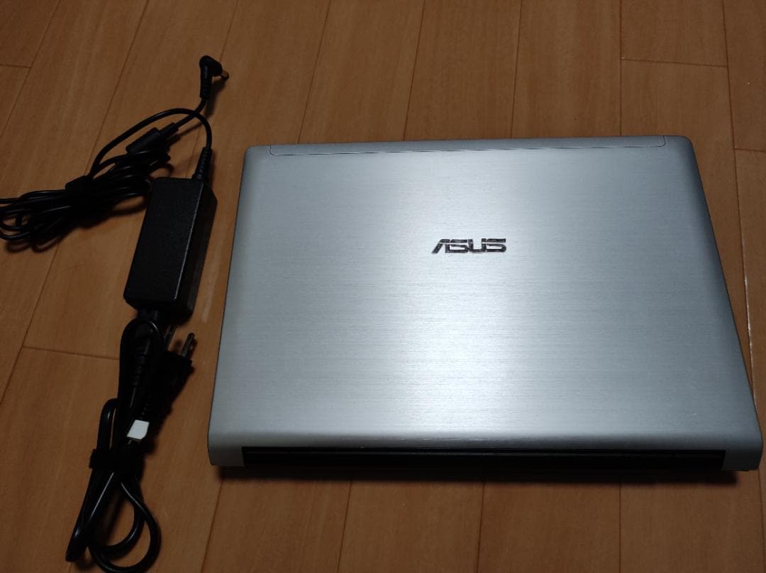 ASUS UL20A ノートパソコン