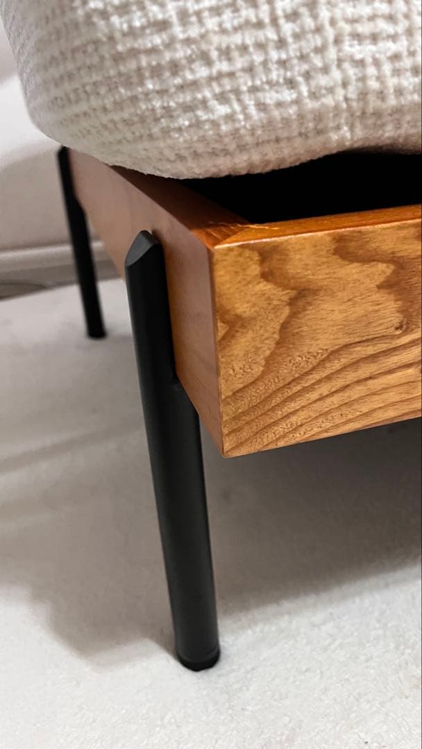 【美品・未使用に近い】delos シンプル 1人掛けソファ　一人掛け