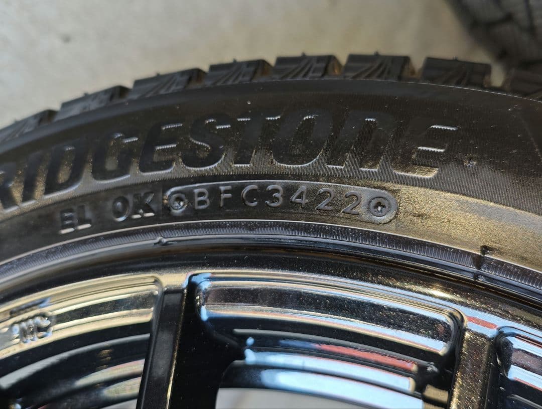 215/45R17 GR86 スタッドレス BLIZZAK VRX3 9.5部山