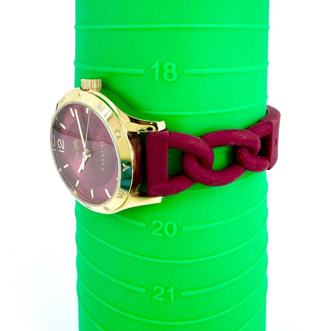 【箱・ほぼ未使用】COACH コーチ ゴールド シグネチャー ラバー 腕時計