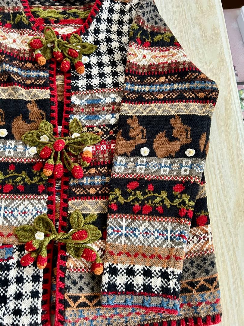 最安値お値下！美品PINK HOUSE苺モチーフカーディガン・クリーニング済