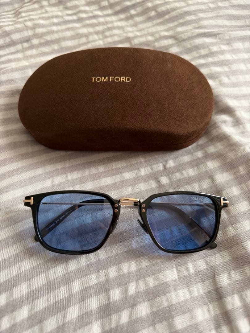 【tttリユース】TOM FORD サングラス FT1042-D ※傷あり