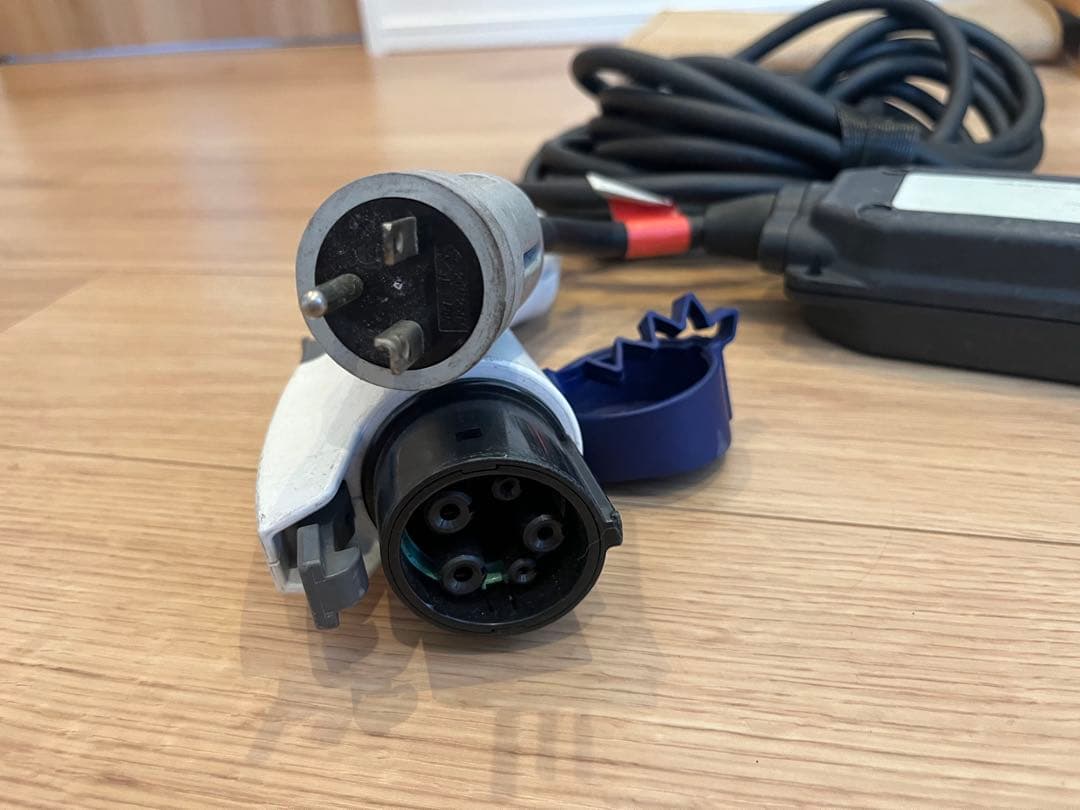 日産 純正リーフ 充電ケーブル