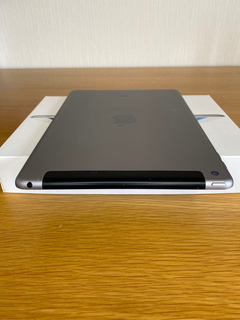 iPad第6世代　１２８ＧＢ　電池 良好　iPad本体