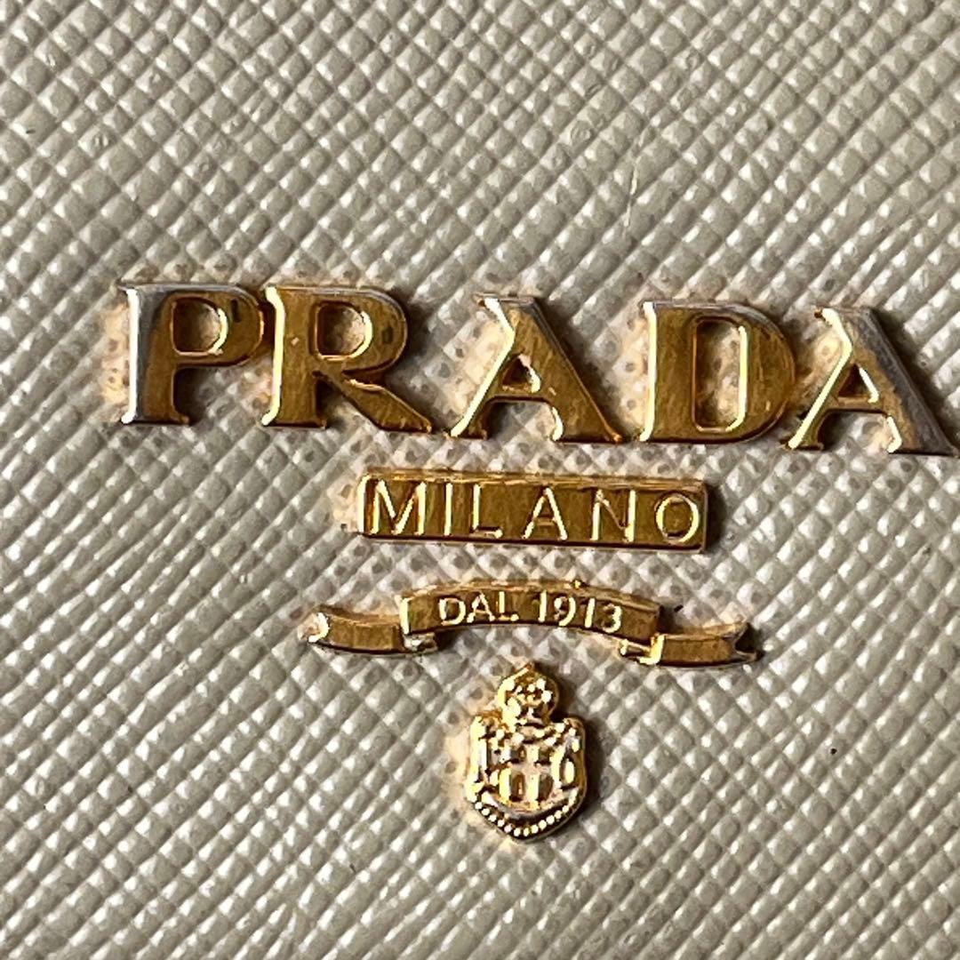 良品✨PRADA サフィアーノ　長財布　メタルロゴ　グレージュ　レディース