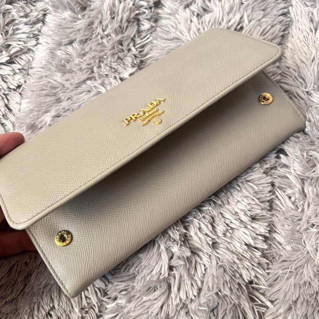 良品✨PRADA サフィアーノ　長財布　メタルロゴ　グレージュ　レディース
